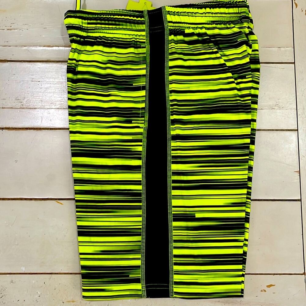 Tek Gear Boy's Training Athletic Shorts Performance Highlight Med 10-12 Small 8